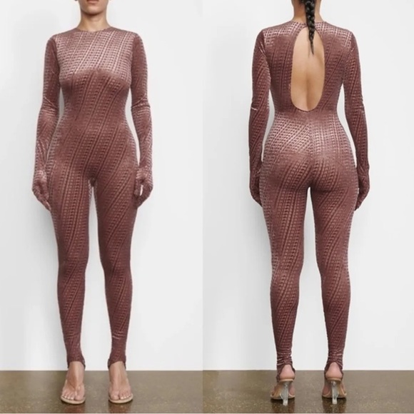 SKIMS Velvet Stirrup Jumpsuit in Sienna 2X - Picture 1 of 7